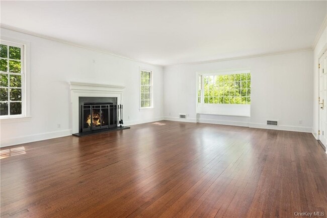 Building Photo - 11 Sunset Ln