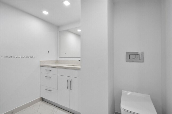 Building Photo - 19707 Turnberry Way