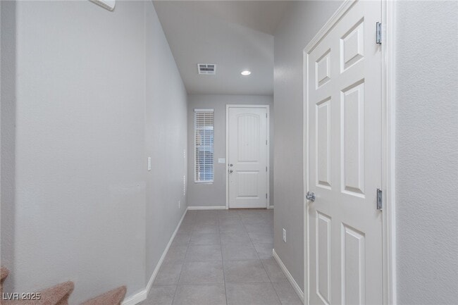 Building Photo - 9857 Mercer Ests Ct