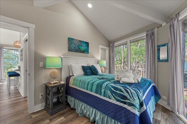 Building Photo - 2041 Deer Island Rd