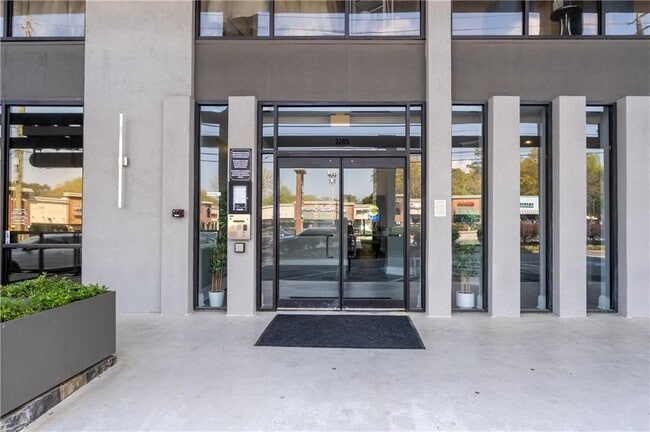 Building Photo - 2285 Peachtree Rd NE