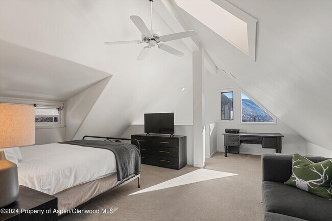 Building Photo - 182 Bennett Pl