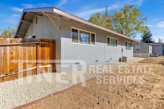 Building Photo - 3841 Marshall Ave