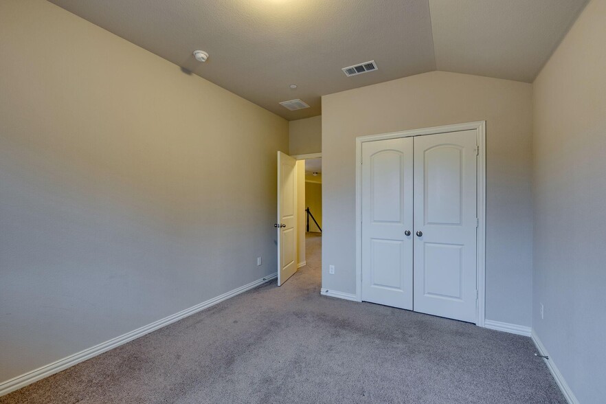 Building Photo - 4411 Samarth St