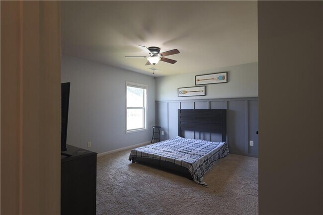 Building Photo - 3125 Pleasant Valley Trail