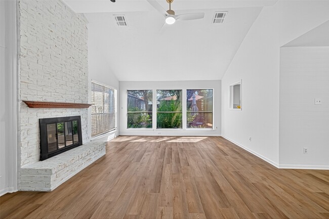 Building Photo - 1917 Trixie Ln