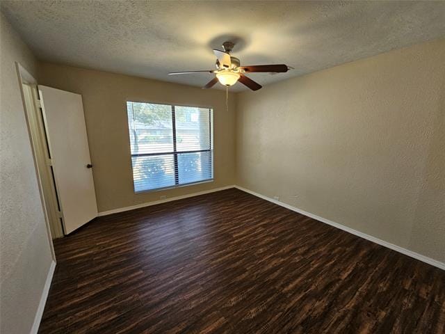 Building Photo - 3213 Saddlehead Dr