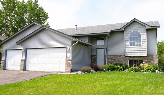 Building Photo - 6403 River Mill Dr