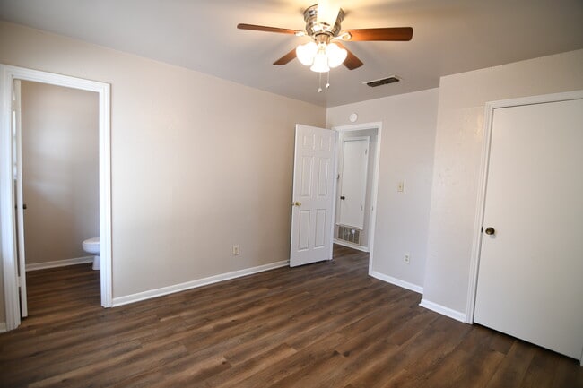 Building Photo - 1133 Lindsey Cir