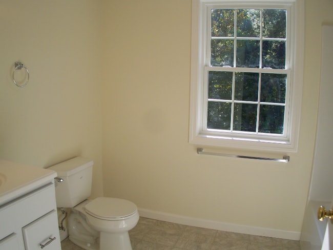 Building Photo - 4 Jessica Ln