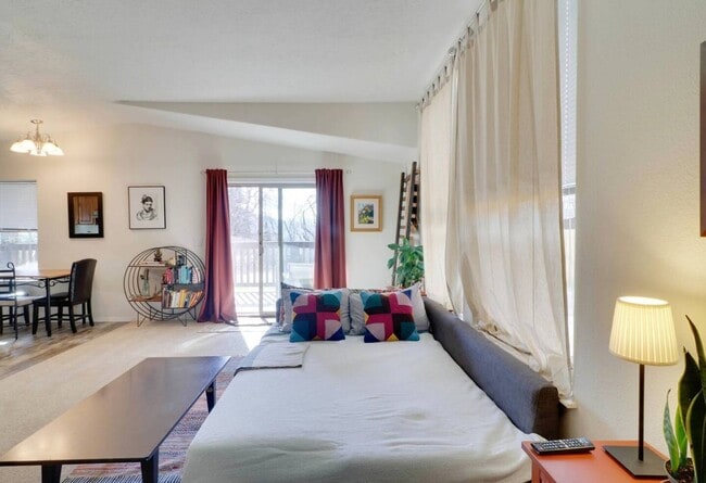 Building Photo - 3 Bedroom | 2 Bath home in White Salmon.