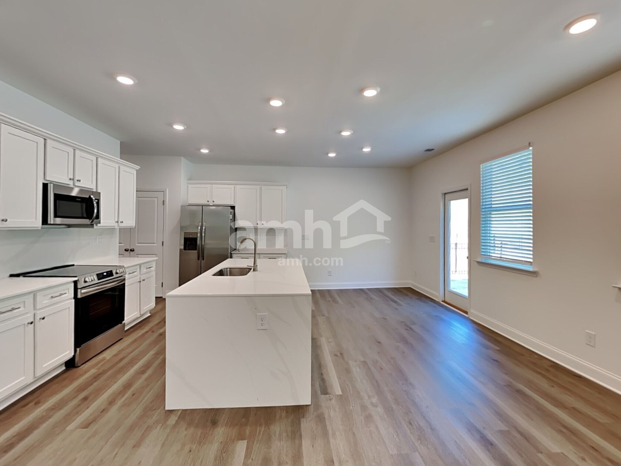 Building Photo - 1047 Highland Walk