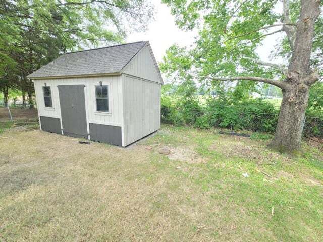 Building Photo - 2311 Evergreen St