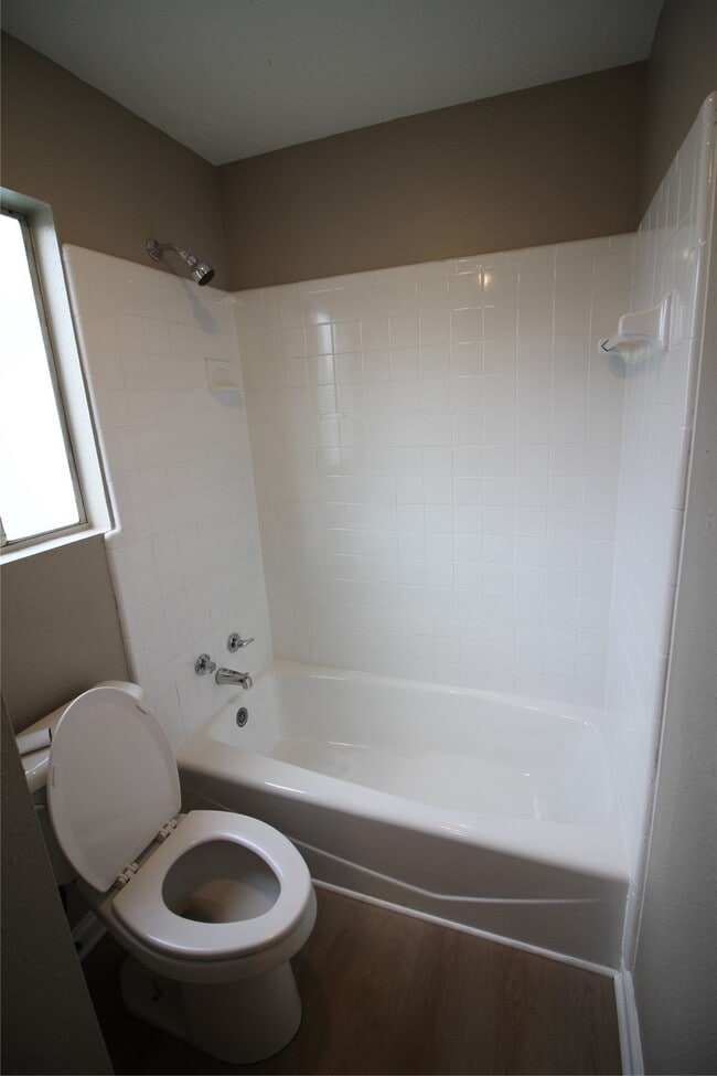 Building Photo - 5400 Sheldon St