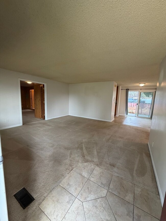 Building Photo - 21119 Bear Creek Rd