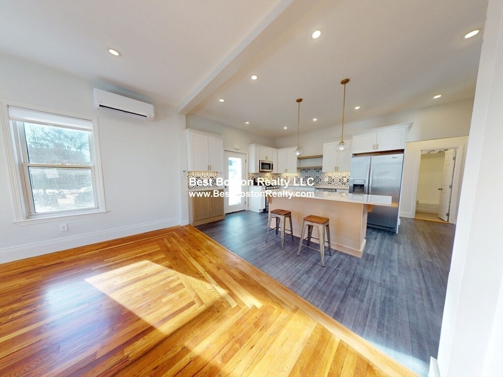 Building Photo - 201 Norfolk St