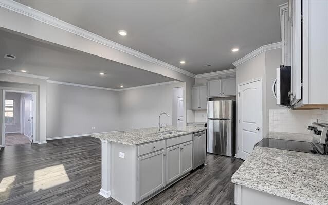 Building Photo - 111 River Haven Dr