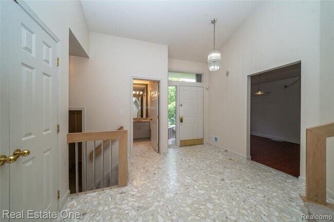 Building Photo - 37412 Legends Trail Dr