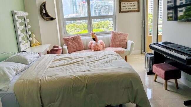 Building Photo - 848 Brickell Key Dr