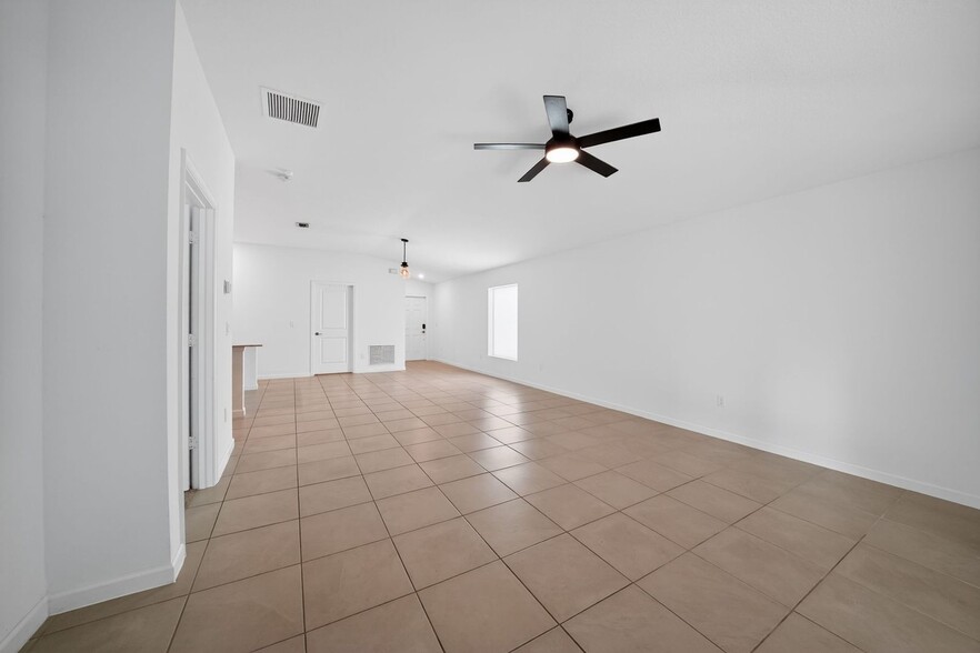 Building Photo - 752 Worlington Ln