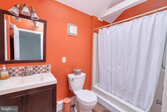 Building Photo - 5496 York Rd.