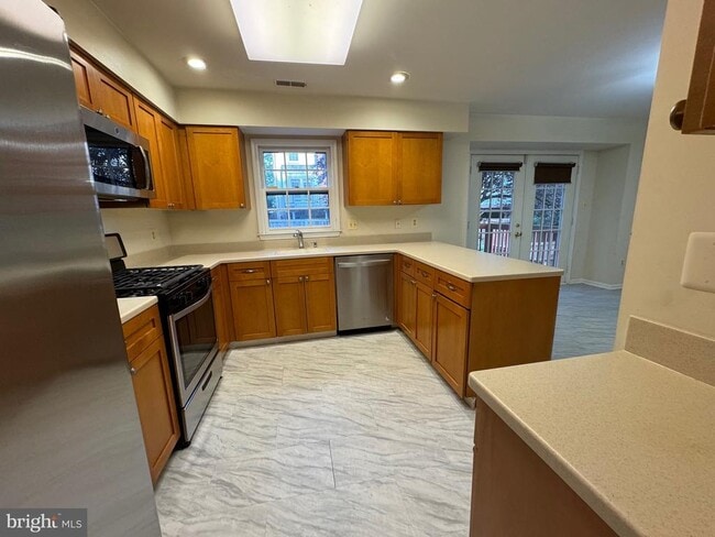 Building Photo - 11035 Cedarwood Dr
