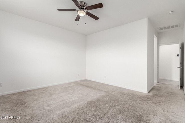 Building Photo - 18012 W Pierson St