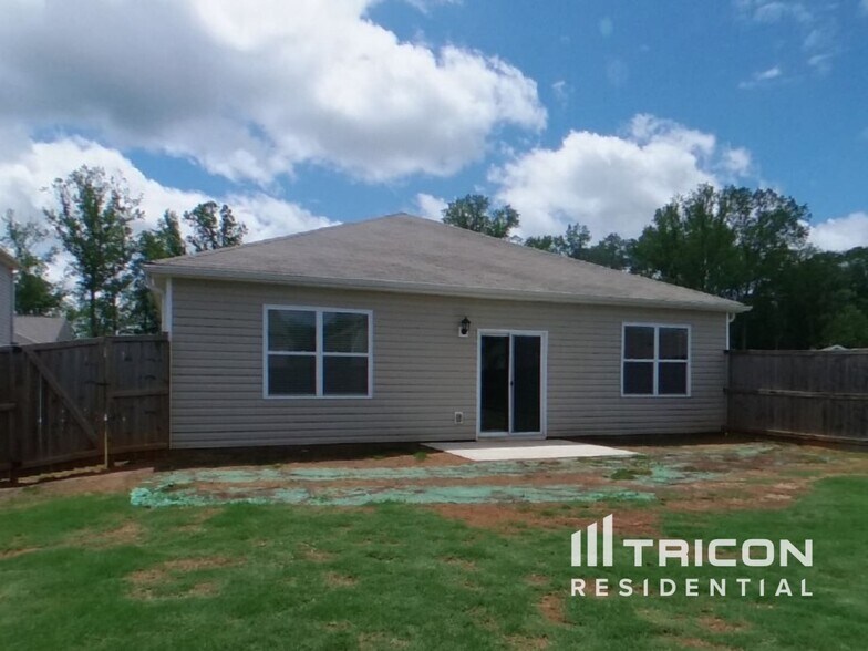 Building Photo - 210 Sweetgrass Ln