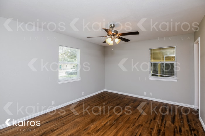 Building Photo - 2106 Skylark Dr