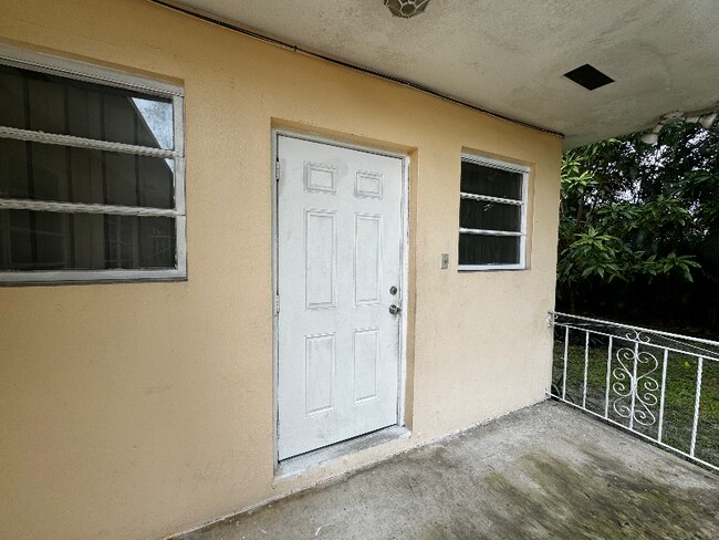Building Photo - 50 NE 163rd St