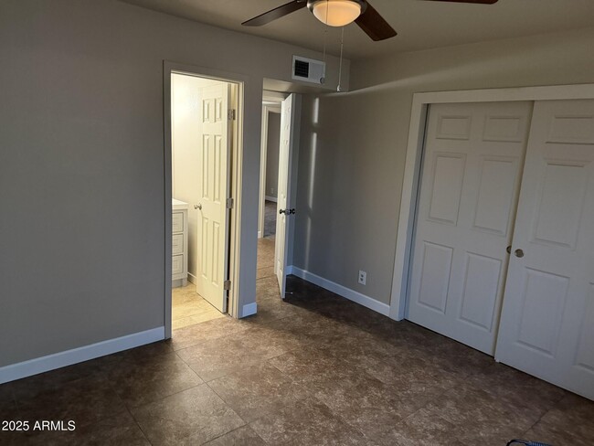 Building Photo - 1516 W Pueblo Ave