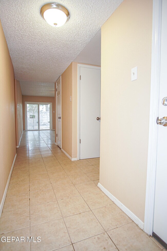Building Photo - 11608 James Watt Dr