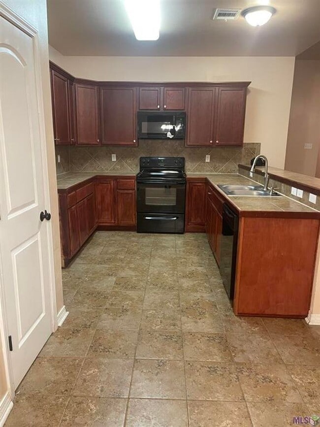 Building Photo - Charming 3 Bedroom 2 Bath home for Rent