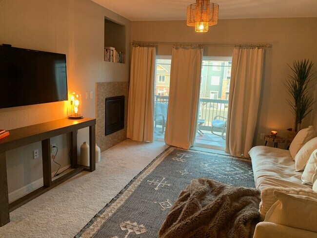 Building Photo - 804 Summer Hawk Dr