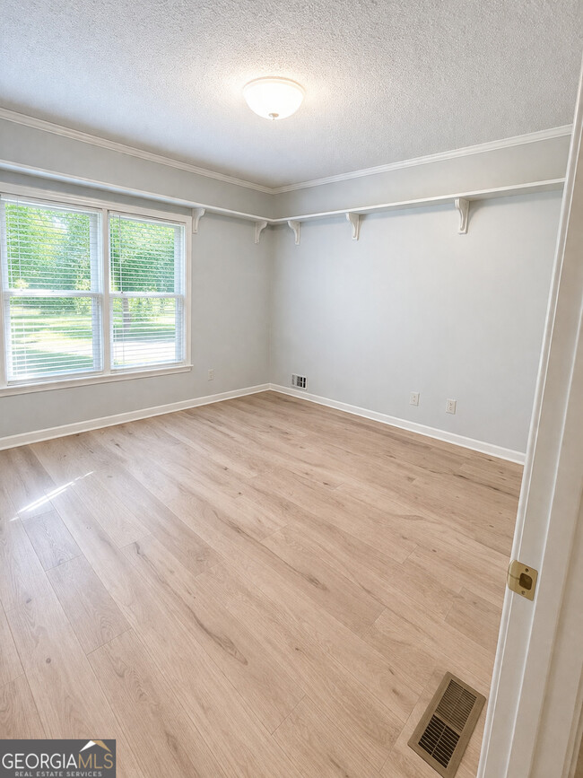 Building Photo - 120 Old Conyers Dr