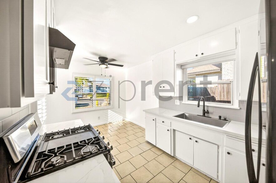 Building Photo - 4029 Olive St