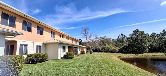 Building Photo - 2584 Stockbridge Square SW