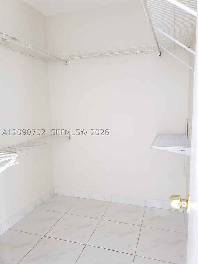 Building Photo - 6440 SW 130th Ave