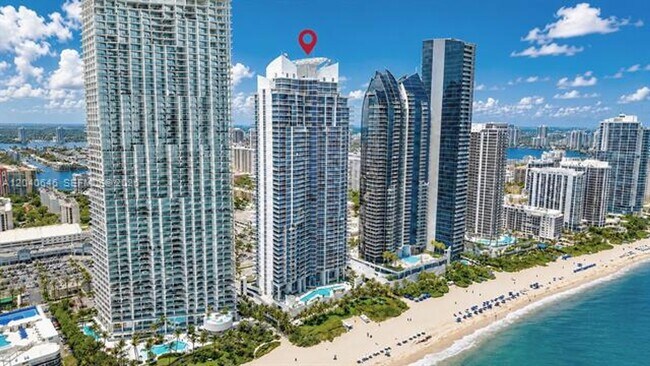 Building Photo - 17001 Collins Ave