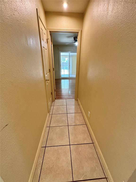 Building Photo - 6913 Sabrina Dr