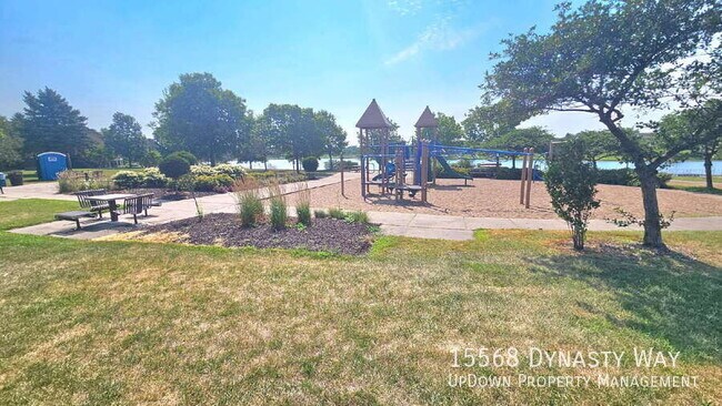 Building Photo - 15568 Dynasty Way