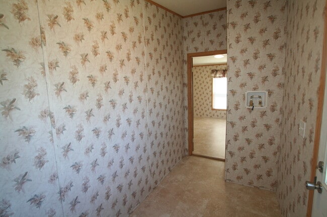 Building Photo - 3 Bedroom Modular Home in Babcock Vista!