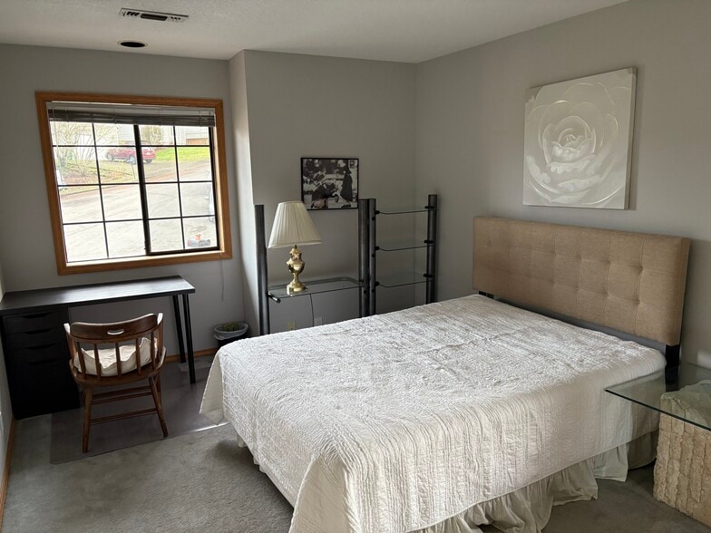 Corner bedroom - 7501 SW 195th Pl