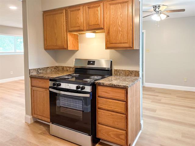 Building Photo - 701 Tanglewood Dr