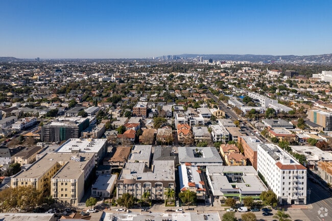 Aerial Photo - 823-825 S Gramercy Pl