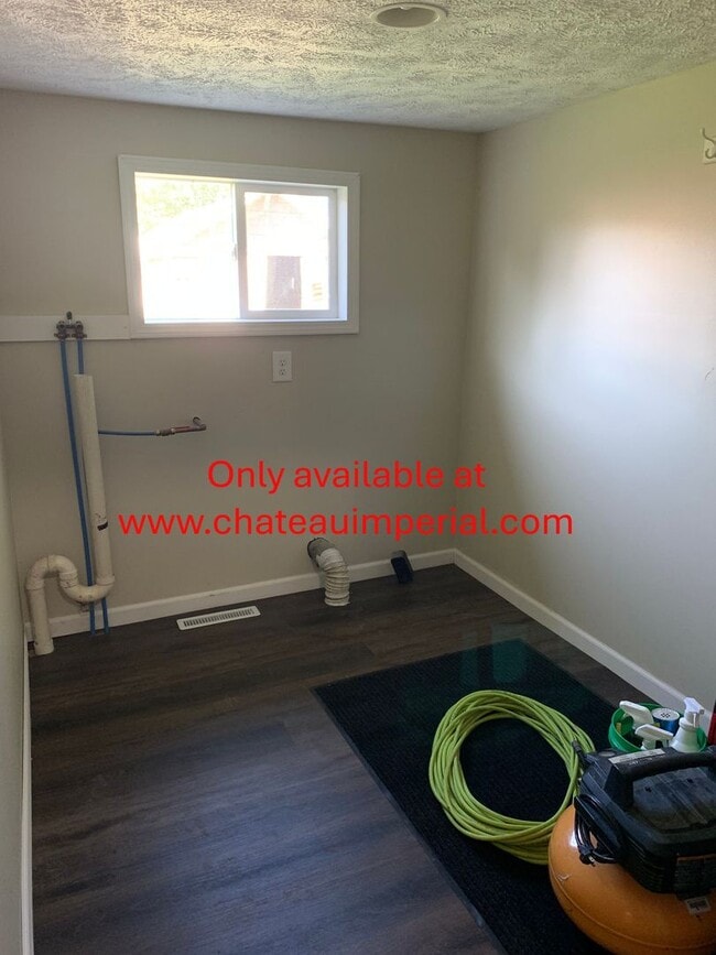 Building Photo - 1 bed 1 bath house