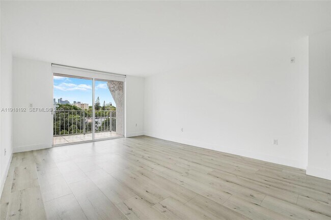 Building Photo - 650 NE 64th St