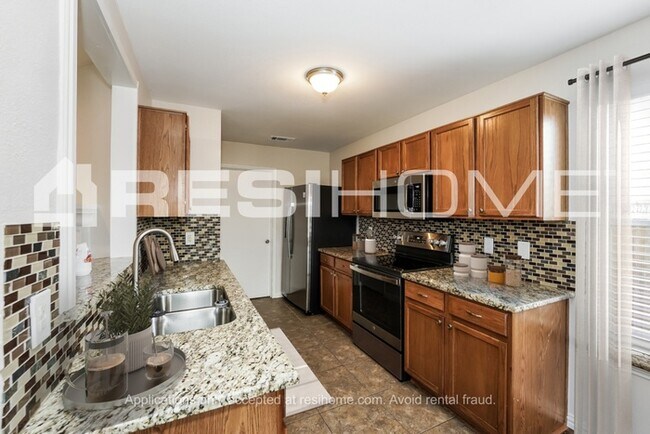 Building Photo - 2968 St Bernard Dr