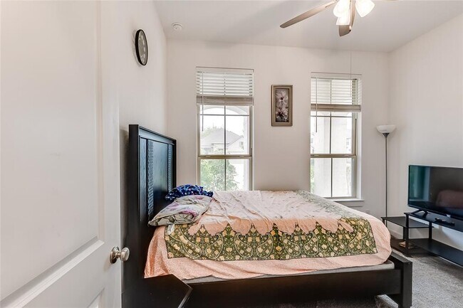 Building Photo - 833 Whitetail Dr