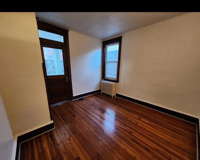 Building Photo - 443 Fremont St